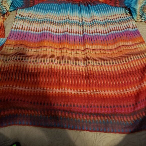 NEW Directions Bright hankercheif sleeve top - Picture 8 of 8